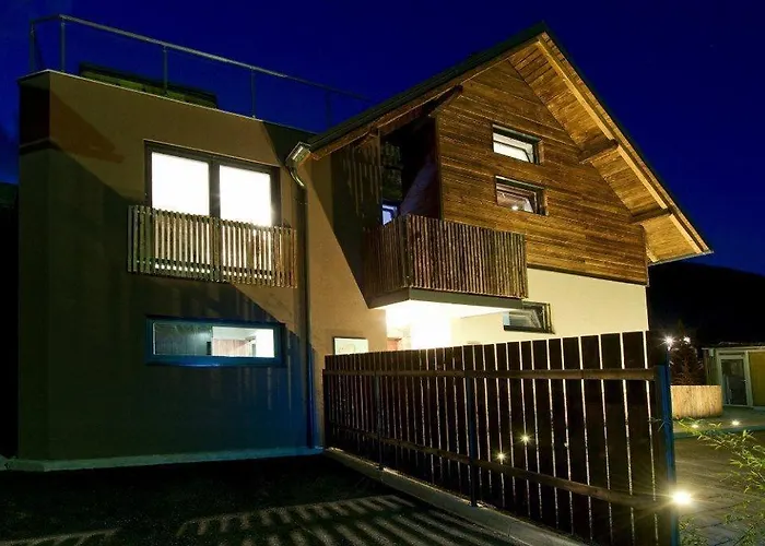 House Neza קרנייסקה גורה