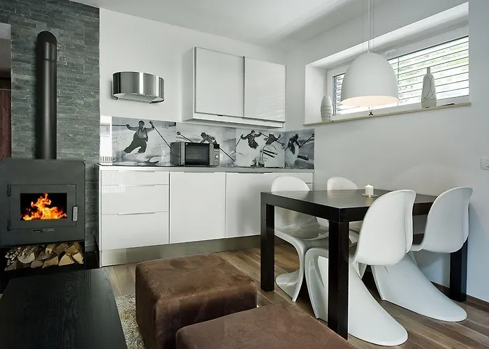 House Neza * קרנייסקה גורה