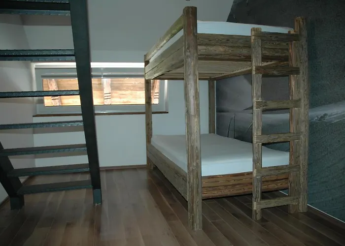 House Neza קרנייסקה גורה